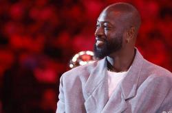 开云新闻-德怀恩·韦德建议NBA全明星赛效仿NFL职业碗赛季末举办，重燃比赛激情