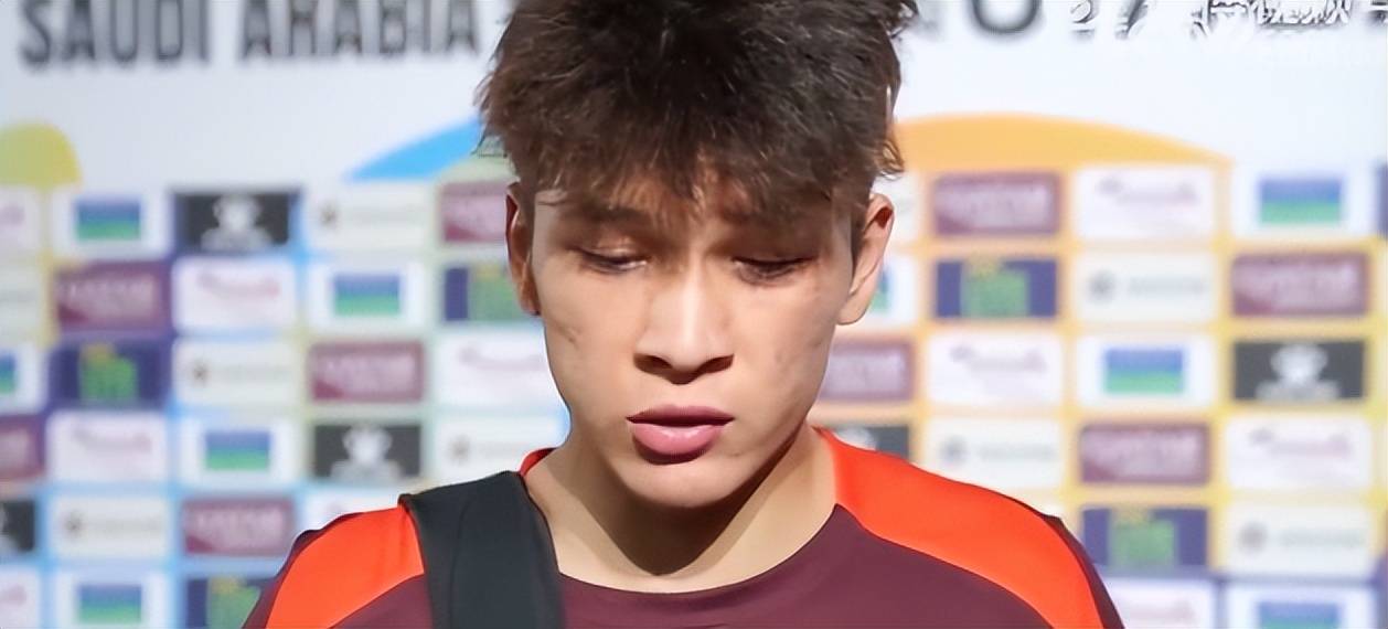 意外！不是王大雷也不是于金永，他是唯一入围金手套奖的鲁能门将