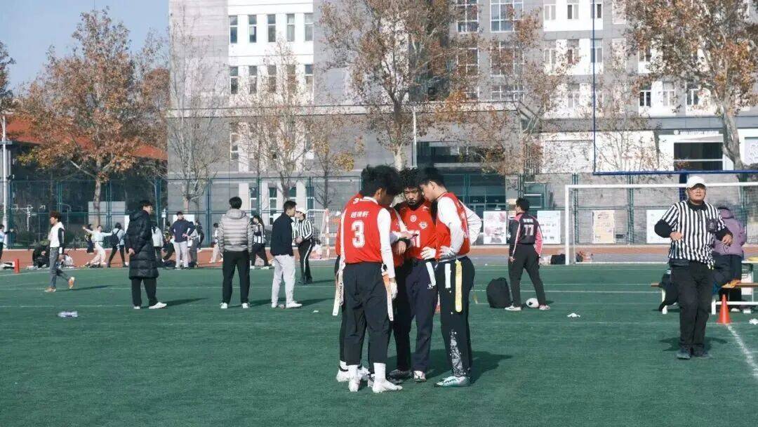 战报 | 北大腰旗橄榄球队出征第二届首高腰旗橄榄球比赛